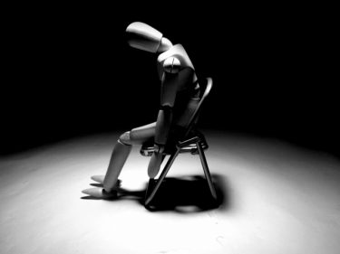 極端に悲観的な思考の原因は？